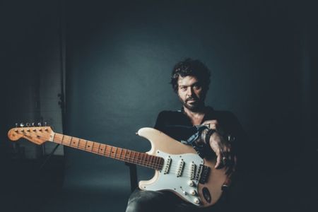 Doyle Bramhall II is a well-reputed American musician, producer, guitarist, and songwriter.